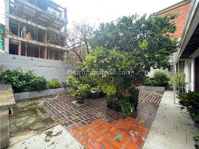 Casa de 5 alcobas en venta en La Castellana, Medellín, 317 m² · foto 14 de 20