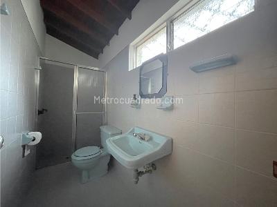 Casa de 5 alcobas en venta en La Castellana, Medellín, 317 m² · foto 17 de 20