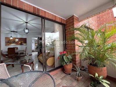 Apartamento de 3 alcobas en venta en Conquistadores, Medellín, 97 m² · foto 5 de 20