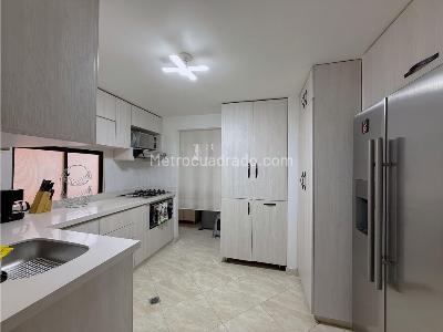 Apartamento de 3 alcobas en venta en Conquistadores, Medellín, 97 m² · foto 7 de 20