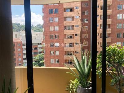 Apartamento de 3 alcobas en venta en Robledo Pilarica, Medellín, 107 m² · foto 2 de 16