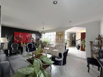 Casa de 5 alcobas en venta en Santa Monica, Medellín, 185 m² · foto 2 de 19