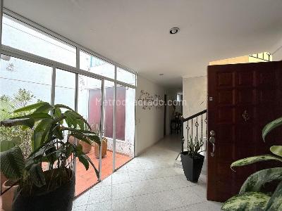 Casa de 5 alcobas en venta en Santa Monica, Medellín, 185 m² · foto 5 de 19