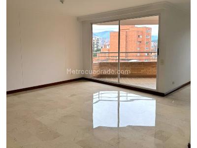 Apartamento de 4 alcobas en venta en Segundo Parque De Laureles, Medellín, 180 m² · foto 2 de 20