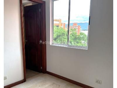 Apartamento de 4 alcobas en venta en Segundo Parque De Laureles, Medellín, 180 m² · foto 14 de 20