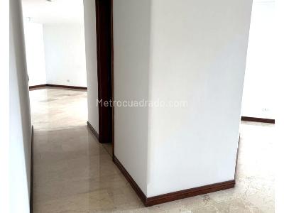 Apartamento de 4 alcobas en venta en Segundo Parque De Laureles, Medellín, 180 m² · foto 19 de 20
