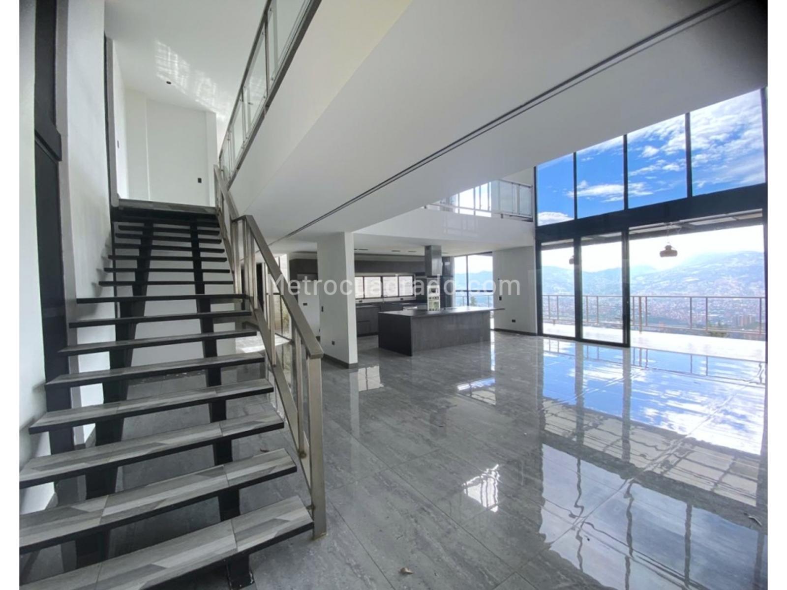 Casa de 5 habitaciones en venta en Las Palmas, Medellín — imagen 1 de 20