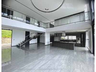 Casa de 5 alcobas en venta en Las Palmas, Medellín · foto 3 de 20