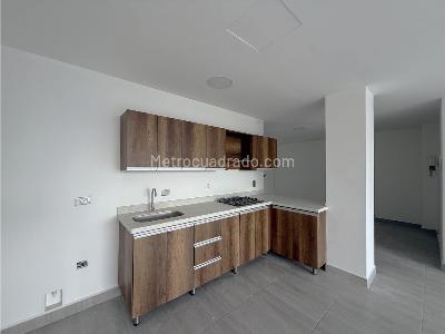 Apartamento de 3 alcobas en venta en Cristobal, Medellín, 218 m² · foto 3 de 20