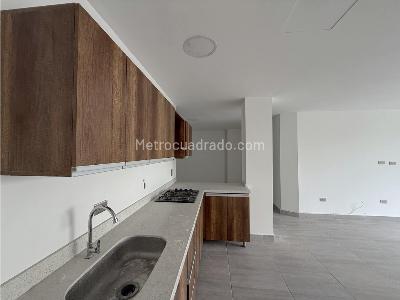 Apartamento de 3 alcobas en venta en Cristobal, Medellín, 218 m² · foto 4 de 20