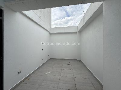 Apartamento de 3 alcobas en venta en Cristobal, Medellín, 218 m² · foto 12 de 20