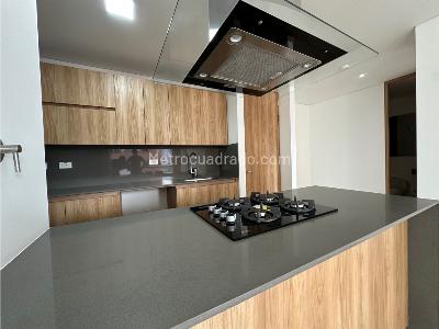 Apartamento en venta en Los Colores, Medellín · foto 9 de 20