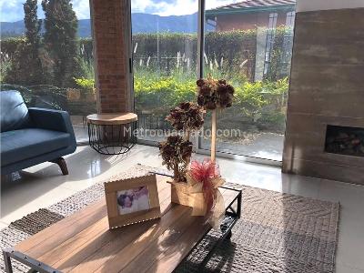 Casa de 4 alcobas en venta en Ave Maria, Sabaneta, 470 m² · foto 4 de 20