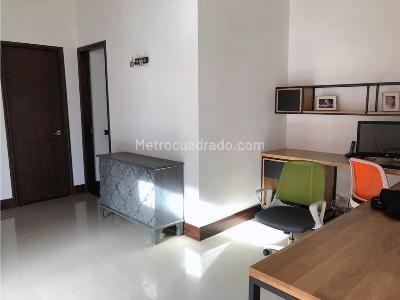 Casa de 4 alcobas en venta en Ave Maria, Sabaneta, 470 m² · foto 9 de 20