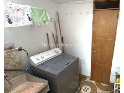 Casa de 3 alcobas en venta en Calasanz Parte Baja, Medellín, 81 m² · foto 5 de 16