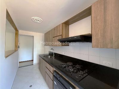 Apartamento en venta en Segundo Parque De Laureles, Medellín · foto 2 de 17