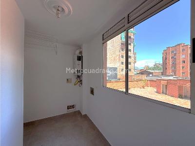 Apartamento en venta en Segundo Parque De Laureles, Medellín · foto 6 de 17