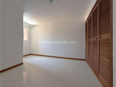 Apartamento en venta en Segundo Parque De Laureles, Medellín · foto 14 de 17