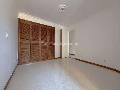 Apartamento en venta en Segundo Parque De Laureles, Medellín · foto 15 de 17