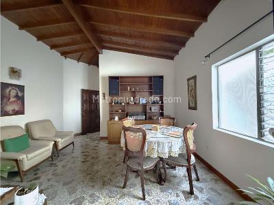 Apartamento de 4 alcobas en venta en Robledo Pilarica, Medellín, 94 m² · foto 2 de 19