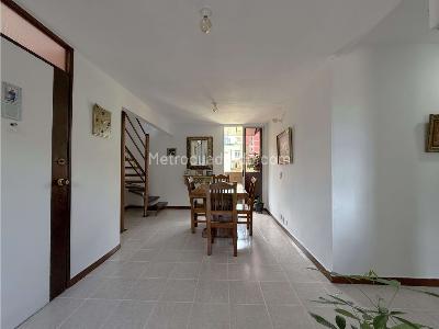 Apartamento de 4 alcobas en venta en Aliadas, Sabaneta, 96 m² · foto 3 de 18