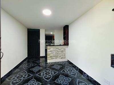 Apartamento en venta en Calasania, Medellín · foto 3 de 11