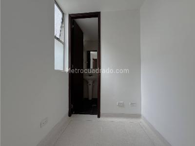Apartamento de 4 alcobas en venta en Calasanz Parte Baja, Medellín, 130 m² · foto 4 de 20