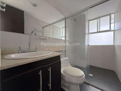 Apartamento de 4 alcobas en venta en Calasanz Parte Baja, Medellín, 130 m² · foto 15 de 20