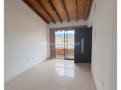 Casa de 3 alcobas en venta en La Ceja, Medellín, 133 m² · foto 2 de 9