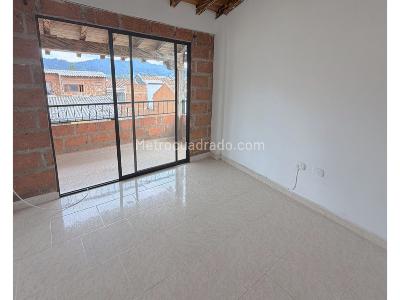 Casa de 3 alcobas en venta en La Ceja, Medellín, 133 m² · foto 3 de 9