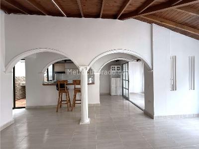 Apartamento de 2 alcobas en venta en Cabañas, Bello, 76 m² · foto 2 de 16