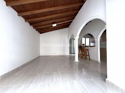 Apartamento de 2 alcobas en venta en Cabañas, Bello, 76 m² · foto 4 de 16