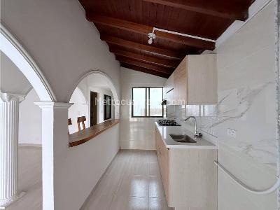 Apartamento de 2 alcobas en venta en Cabañas, Bello, 76 m² · foto 5 de 16