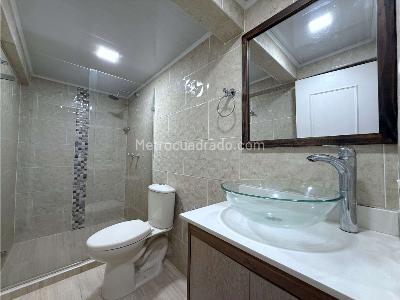 Apartamento de 2 alcobas en venta en Cabañas, Bello, 76 m² · foto 12 de 16