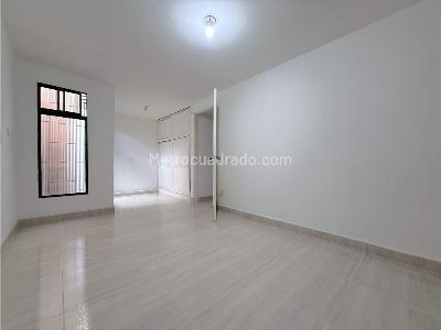 Apartamento de 2 alcobas en venta en Cabañas, Bello, 76 m² · foto 14 de 16