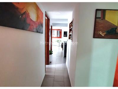 Apartamento de 3 alcobas en venta en Calasania, Medellín, 57 m² · foto 8 de 14