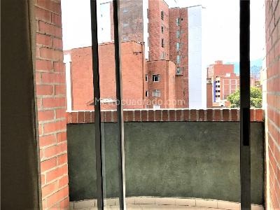 Apartamento de 2 alcobas en arriendo en Laureles, Medellín, 74 m² · foto 10 de 15
