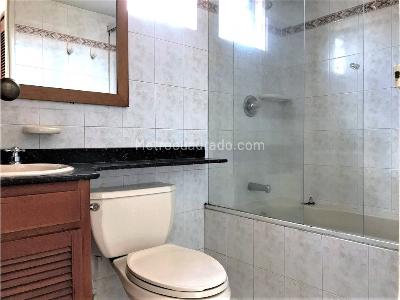 Apartamento de 2 alcobas en arriendo en Laureles, Medellín, 74 m² · foto 11 de 15