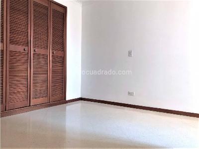 Apartamento de 2 alcobas en arriendo en Laureles, Medellín, 74 m² · foto 12 de 15