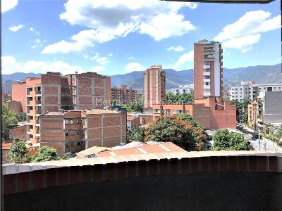 Apartamento de 2 alcobas en arriendo en Laureles, Medellín, 74 m² · foto 6 de 15