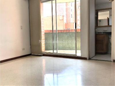 Apartamento de 2 alcobas en arriendo en Laureles, Medellín, 74 m² · foto 8 de 15