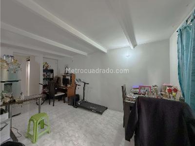 Apartamento de 3 alcobas en venta en Calasania, Medellín, 45 m² · foto 2 de 9