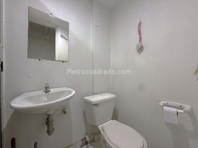 Apartamento de 3 alcobas en venta en Calasania, Medellín, 45 m² · foto 6 de 9