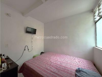 Apartamento de 3 alcobas en venta en Calasania, Medellín, 45 m² · foto 7 de 9