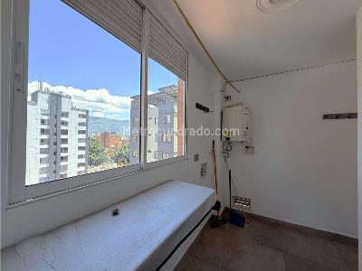 Apartamento en venta en Segundo Parque De Laureles, Medellín · foto 3 de 17