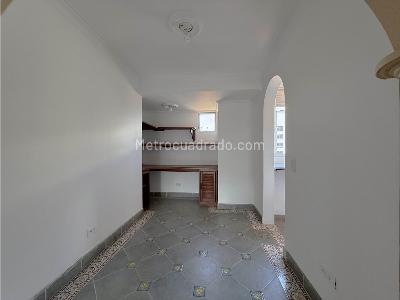 Apartamento en venta en Segundo Parque De Laureles, Medellín · foto 6 de 17