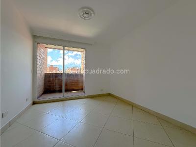 Apartamento en venta en Segundo Parque De Laureles, Medellín · foto 8 de 17