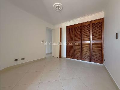 Apartamento en venta en Segundo Parque De Laureles, Medellín · foto 13 de 17