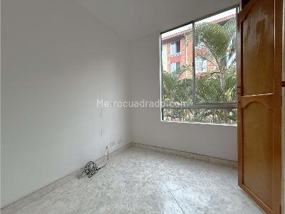 Apartamento de 3 alcobas en venta en Calasanz Parte Media, Medellín, 56 m² · foto 11 de 20