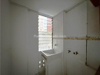 Apartamento de 3 alcobas en venta en Calasanz Parte Media, Medellín, 56 m² · foto 2 de 20